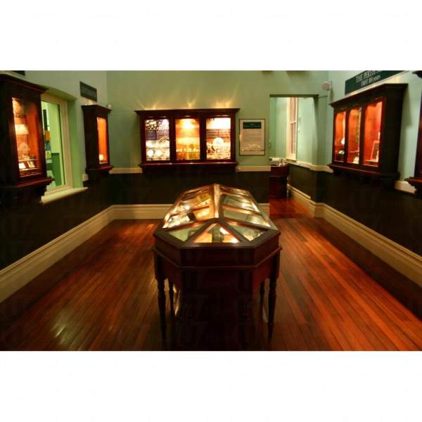 柏斯