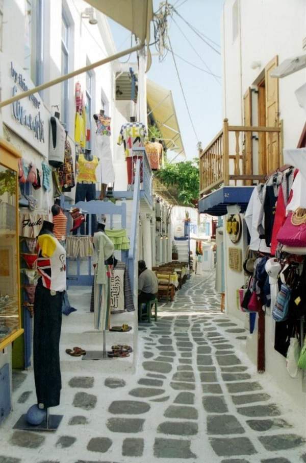 小屋之間的距離甚窄 希臘島嶼