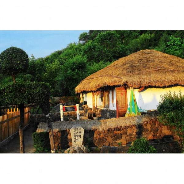 瀑布村的朝鮮民居。 牡丹江