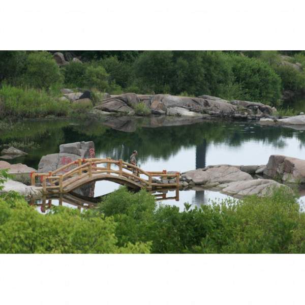 小橋流水,充滿詩情畫意。 牡丹江