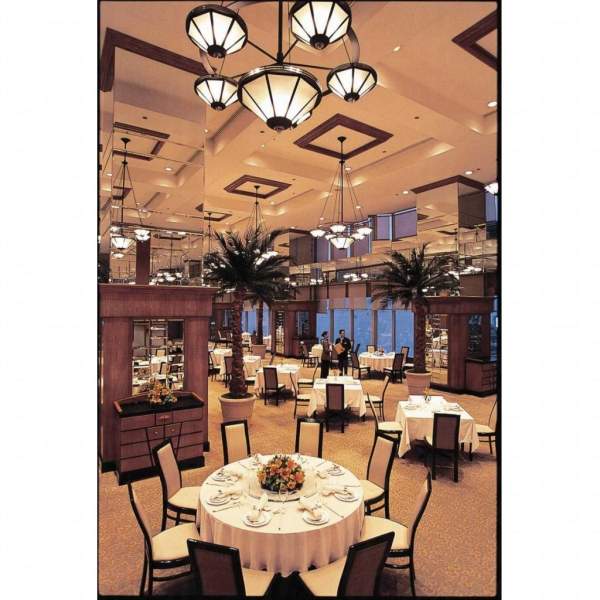 餐廳內部裝潢華麗。 香港