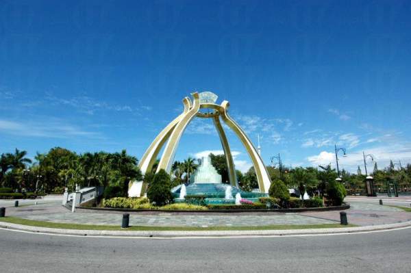 水晶公園造型特別。 汶萊