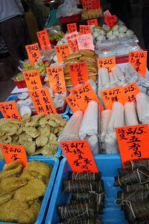 民豐售賣各式粉麵,各種麵類物品應有盡有。 香港