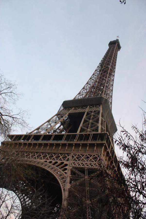 在巴黎各個角落都會看到艾菲爾鐵塔的身影。 巴黎
