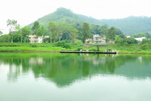 釣魚的位置有很多選擇。 香港