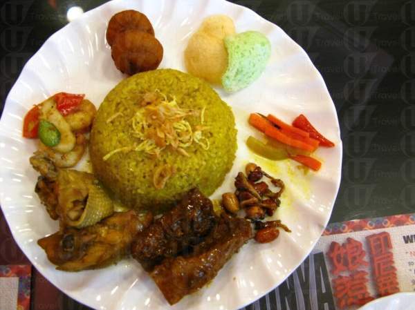 印尼黃薑飯是假日限定的菜色。 香港