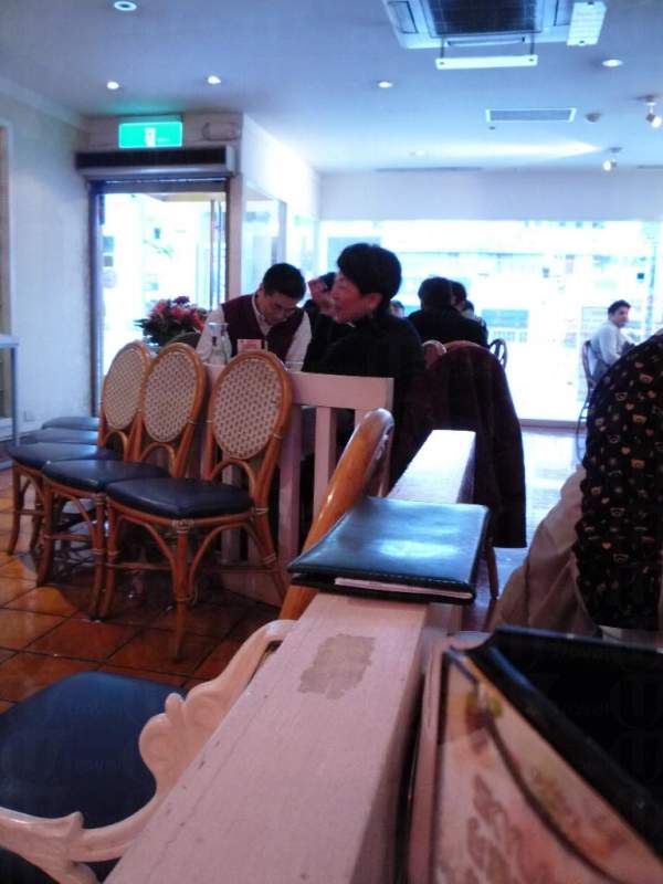 Skylark 餐廳於中午時分甚為熱鬧,受歡迎的程度可見一班。 ( 相片來源:Clara Lee ) 台北