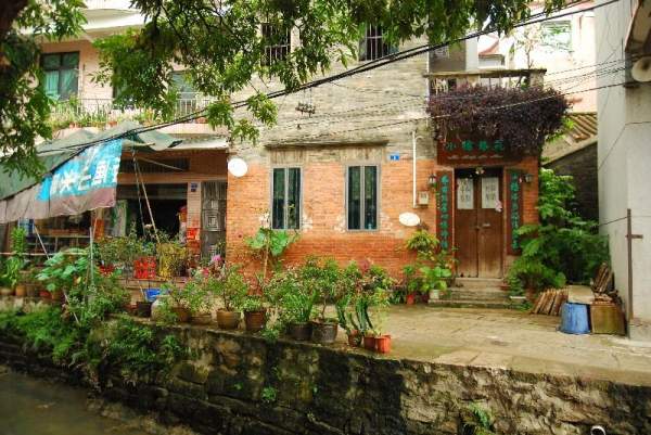 小洲村民居的紅磚對聯極富文化氣息,甚為風雅。 廣州