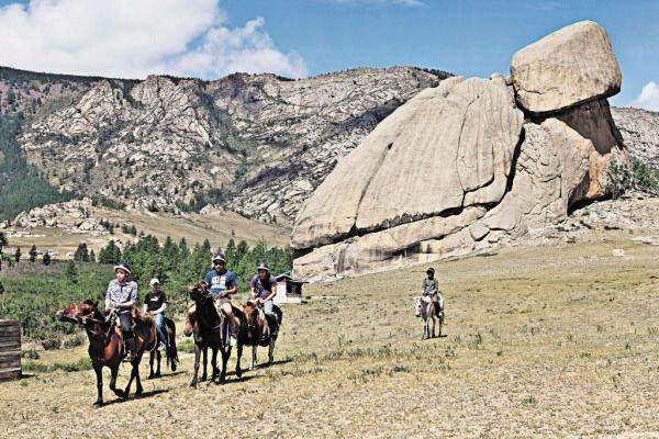 特勒吉國家公園洋溢着濃濃的蒙古塞外風情,而園內有不少嶙峋怪石如烏龜石等。 中國其他