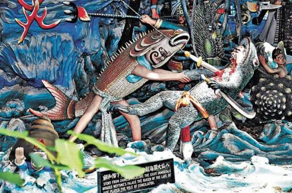 此乃魚精血戰雕像,至於諸位接受、喜歡與否,就得看大家口味了。 新加坡