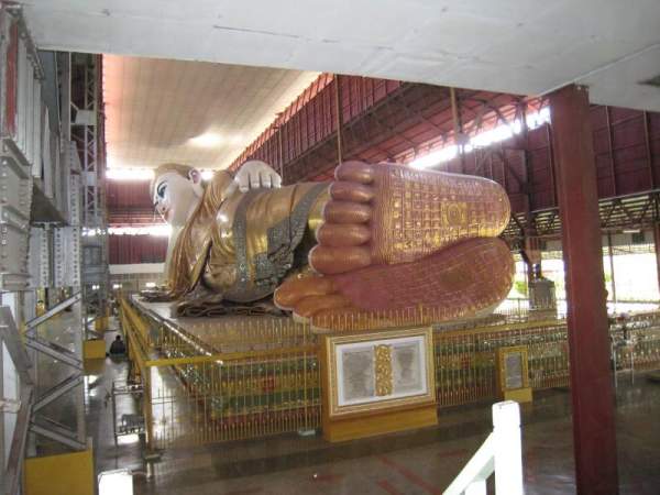 佛足圖案代表佛家的三界:「欲界」有 21 個圖案、「色界」有 59 個圖案、「無色界」有 28 個圖案,總數為 108 個。(相片來源:越南航空 Carol) 仰光