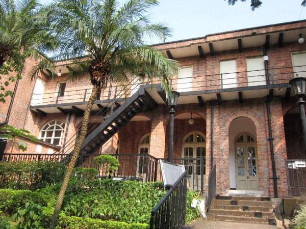 若你晚晚追開電視劇《義海豪情》的粉絲,可能會認出這裡是主角鬥槍的場景。 香港