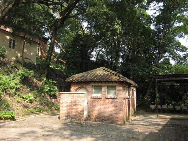 理民府現時則成為香港童軍總會新界東地域總部。 香港