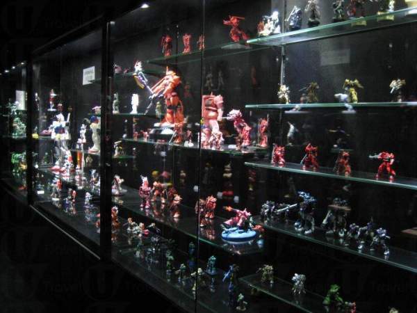 這裡有全港最大高達和渣古機械人陳列品。 香港