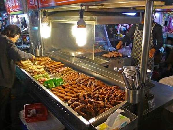 雙城街夜市必食(圖片來源:台北旅遊網)<br /> 台北