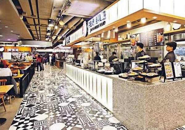 室內設計用了時裝潮流為主題,分英、法紳士貴族區、黑白型格品味區等。 香港