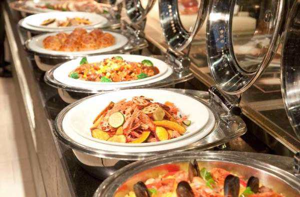 食物種類相當多,當中分為中華料理區、日式料理區、西式料理區、甜品區、飲品區等 (圖: ozmall) 東京