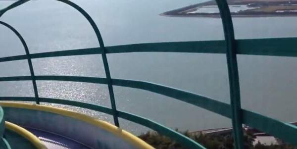 藤尾山公園 (圖: YOUTUBE@txoxmxcxaxt) 日本 山口縣 滑梯 兒童 成人 室外 海景