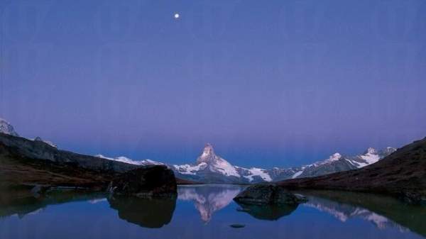 馬特洪峰 (圖:瑞士國家旅遊局官方網頁) 采爾馬特